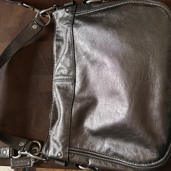 Vintage Coach Zoe shoulder or crossbody bag
Gray/Silver Leather - Picture 3 of 13